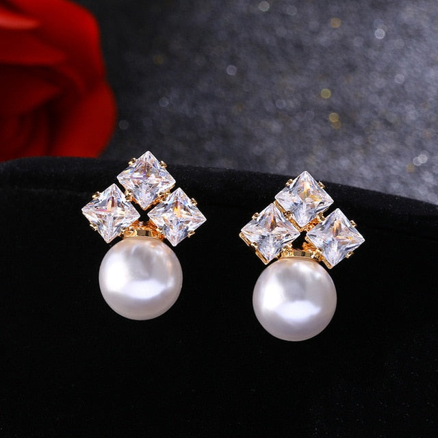 2019 New Crystal Pearl Tassel Earrings Female Long Paragraph Geometric Pendant Earrings Wedding Fashion Jewelry Jewelry Gifts