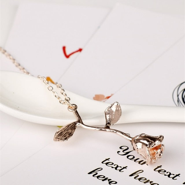 MQCHUN 3D Rose Halskette, Personalisierte Charme Halskette Schluss Rose Blume Schönheit und das Biest Schmuck Frauen Mädchen Party Geschenk